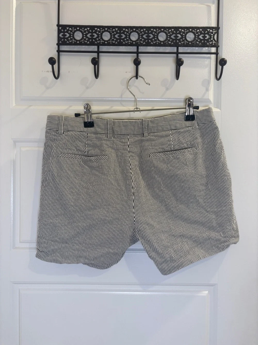 J.Crew Striped Shorts Black White Seersucker Cotton Size 6 Casual Summer